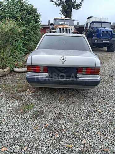 Mercedes 190 1991, 759,000 km - 2.0 l - Astara