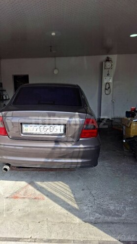 Opel Vectra 1996, 330,000 km - 1.6 l - Ağstafa