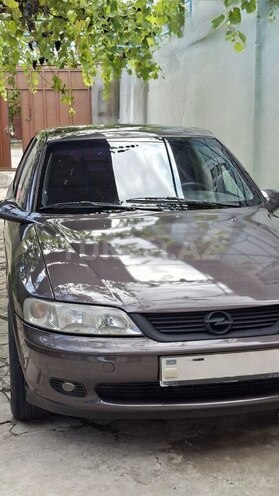 Opel Vectra 1996, 330,000 km - 1.6 l - Ağstafa
