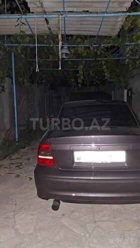 Opel Vectra 1996, 330,000 km - 1.6 l - Ağstafa