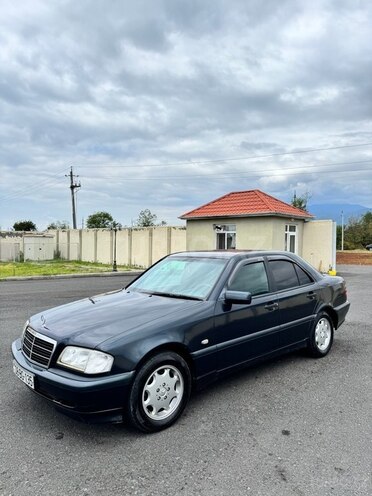 Mercedes C 180 1998, 220,000 km - 1.8 l - Zaqatala