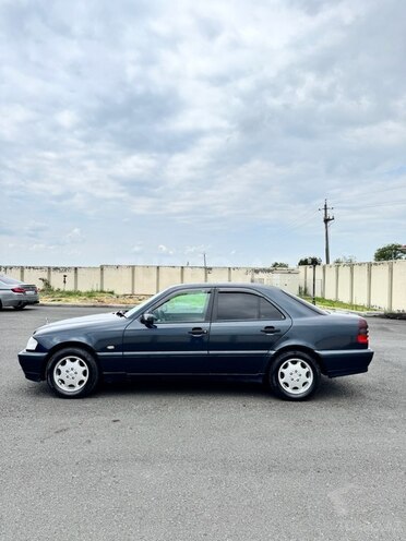 Mercedes C 180 1998, 220,000 km - 1.8 l - Zaqatala