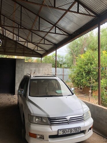 Mitsubishi Chariot 2002, 339,219 km - 2.0 л - Beyləqan