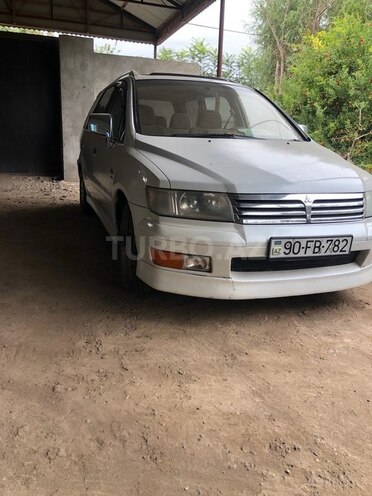 Mitsubishi Chariot 2002, 339,219 km - 2.0 л - Beyləqan