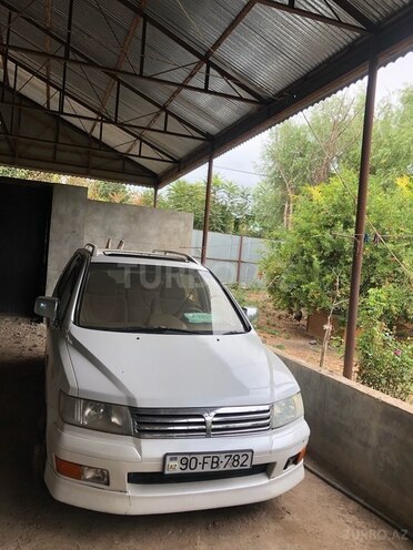 Mitsubishi Chariot 2002, 339,219 km - 2.0 л - Beyləqan