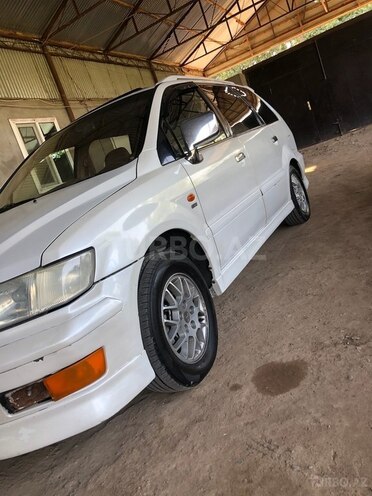 Mitsubishi Chariot 2002, 339,219 km - 2.0 л - Beyləqan