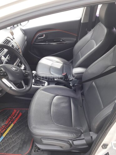 Kia Rio 2016, 200,000 km - 1.6 l - Saatlı