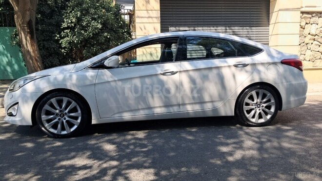 Hyundai i40 2013, 300,000 km - 2.0 l - Bakı