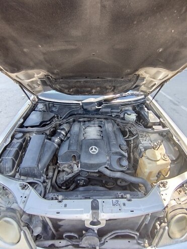 Mercedes E 240 1998, 330,000 km - 2.4 l - Bakı