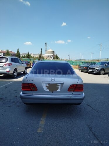 Mercedes E 240 1998, 330,000 km - 2.4 l - Bakı