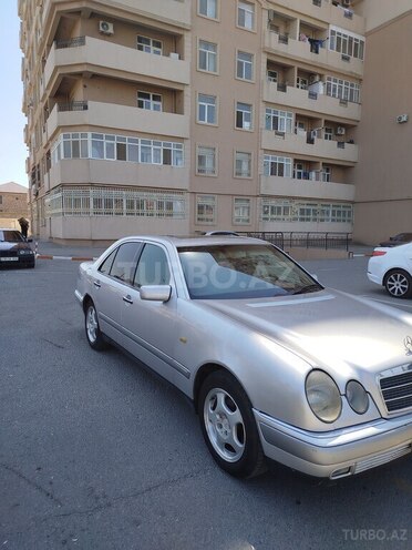 Mercedes E 240 1998, 330,000 km - 2.4 l - Bakı