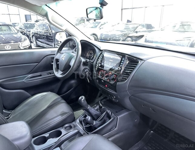 Mitsubishi L200 2020, 53,000 km - 2.4 l - Bakı