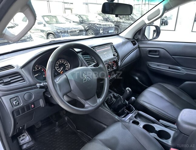 Mitsubishi L200 2020, 53,000 km - 2.4 l - Bakı