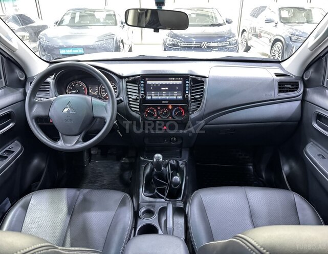 Mitsubishi L200 2020, 53,000 km - 2.4 l - Bakı