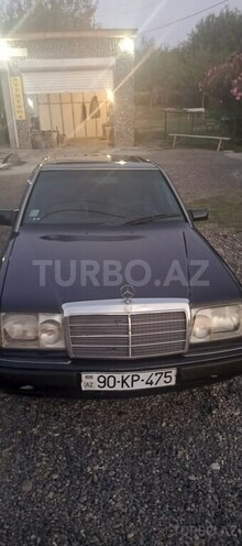 Mercedes E 250 1980, 999,900 km - 2.5 л - İmişli
