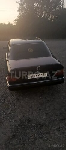 Mercedes E 250 1980, 999,900 km - 2.5 л - İmişli