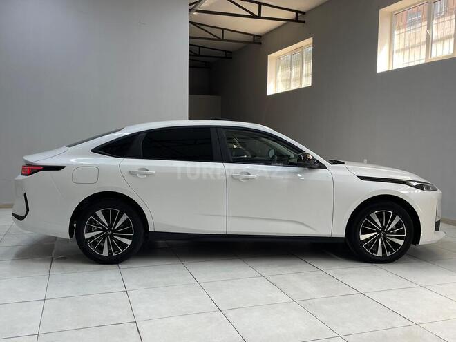 Changan Qiyuan A05 2025, 4,400 km - 1.5 л - Sumqayıt