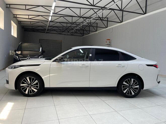 Changan Qiyuan A05 2025, 4,400 km - 1.5 л - Sumqayıt