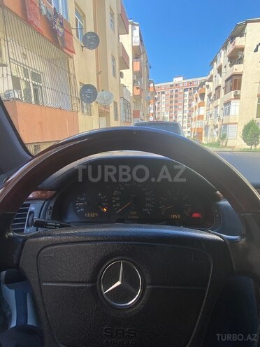 Mercedes E 230 1995, 450,000 km - 2.3 l - Bakı