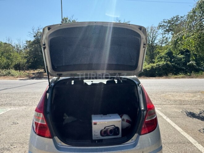 Hyundai i30 2008, 436,000 km - 1.6 l - Xudat