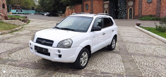 Hyundai Tucson 2008, 335,000 km - 2.0 l - Tovuz
