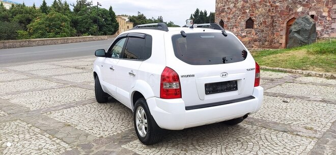 Hyundai Tucson 2008, 335,000 km - 2.0 l - Tovuz