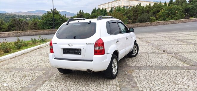 Hyundai Tucson 2008, 335,000 km - 2.0 l - Tovuz