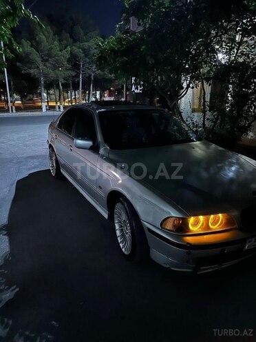 BMW 530 2001, 296,000 km - 3.0 l - Bakı