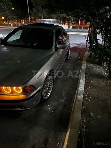 BMW 530 2001, 296,000 km - 3.0 l - Bakı