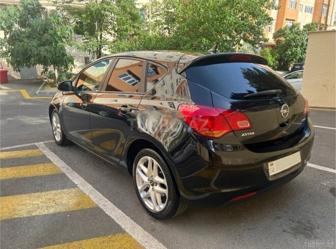 Opel Astra 2012, 250,000 km - 1.3 l - Bakı
