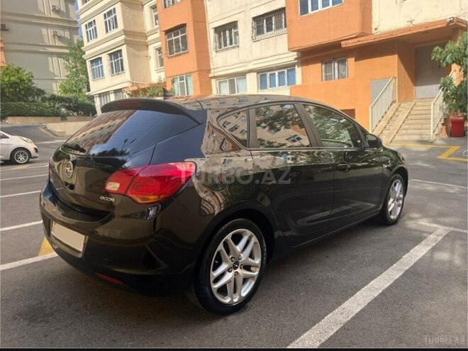 Opel Astra 2012, 250,000 km - 1.3 l - Bakı