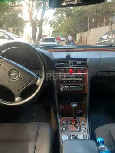 Mercedes C 220 1999, 290,000 km - 2.2 l - Bakı