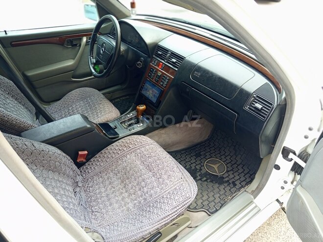 Mercedes C 200 1995, 228,000 km - 2.0 л - Bakı