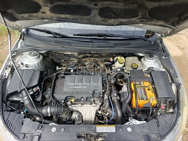 Chevrolet Cruze 2012, 412,358 km - 1.4 l - Salyan