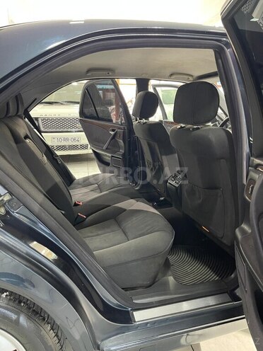 Mercedes E 240 1999, 365,000 km - 2.4 l - Sumqayıt