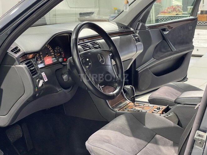 Mercedes E 240 1999, 365,000 km - 2.4 l - Sumqayıt