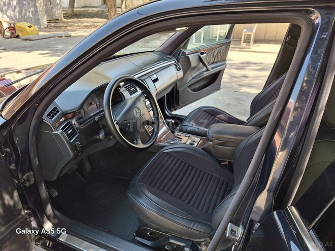 Mercedes E 270 2001, 48,000 km - 2.7 l - Bakı