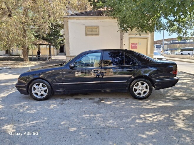 Mercedes E 270 2001, 48,000 km - 2.7 l - Bakı