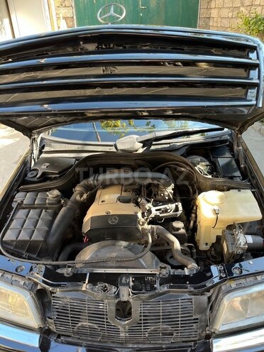 Mercedes C 230 1999, 290,000 km - 2.3 l - Bakı