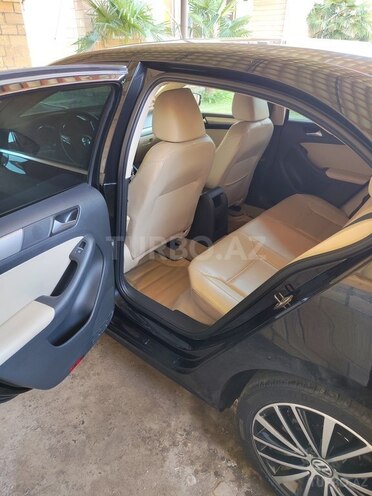 Volkswagen Jetta 2015, 135,500 km - 1.8 l - Balakən