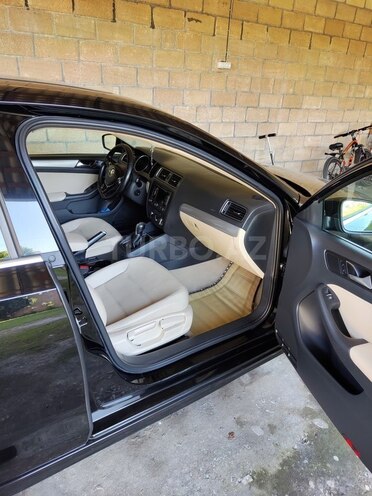 Volkswagen Jetta 2015, 135,500 km - 1.8 l - Balakən