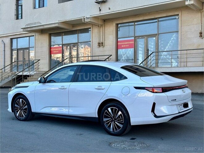 Changan Qiyuan A05 2024, 7,300 km - 1.5 л - Bakı