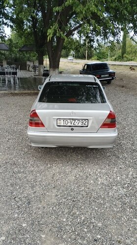Mercedes C 280 1997, 300,035 km - 2.8 l - Qazax