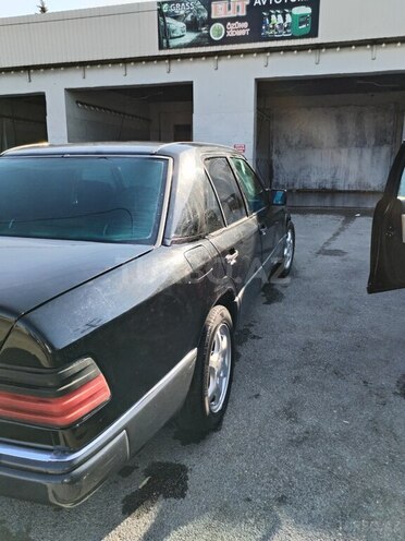 Mercedes E 220 1994, 636,000 km - 2.2 л - Bakı