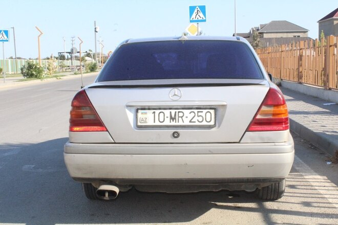 Mercedes C 250 1995, 365,000 km - 2.5 л - Bakı