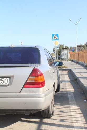 Mercedes C 250 1995, 365,000 km - 2.5 л - Bakı