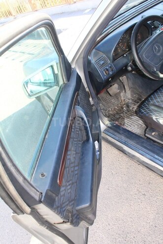 Mercedes C 250 1995, 365,000 km - 2.5 л - Bakı