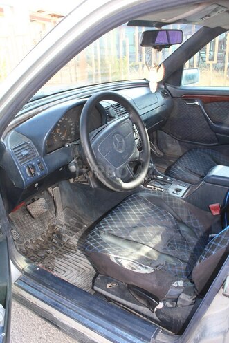 Mercedes C 250 1995, 365,000 km - 2.5 л - Bakı