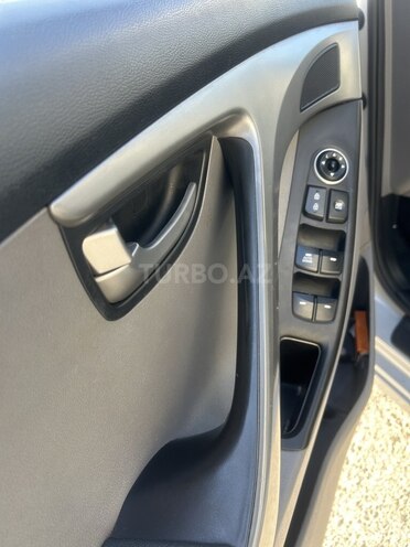 Hyundai Elantra 2015, 113,586 km - 1.8 л - Bakı