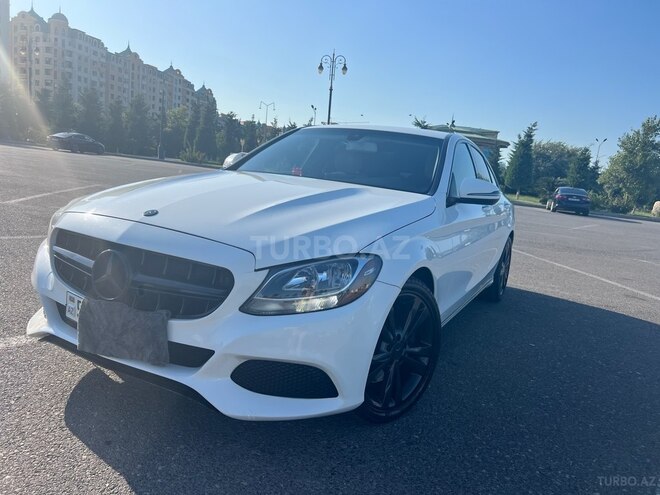 Mercedes C 300 2015, 146,000 km - 3.0 л - Sumqayıt